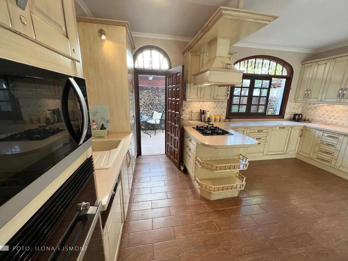 Villa Sally 阿德耶